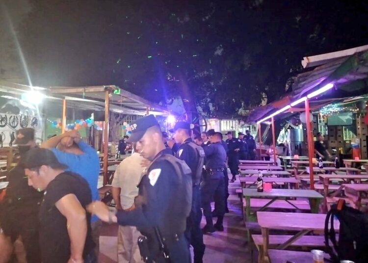 Agentes policiales inspeccionaron bares y discotecas de San Salvador