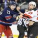 (VIDEO) Cinco peleas en simultáneo y ocho expulsiones a los dos segundos del partido entre los New York Rangers y New Jersey Devils de la NHL