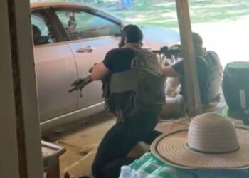(VIDEOS) Cuatro policías y un fugitivo mueren en tiroteo en Carolina del Norte