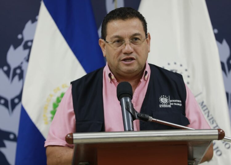 Ministerio de Trabajo verificará contratos laborales de jugadores del fútbol nacional