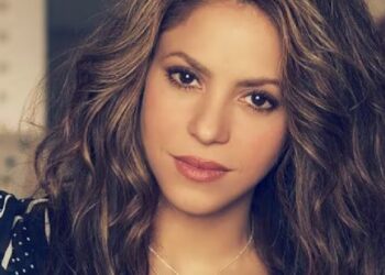 Shakira confiesa que aun cree en el amor