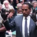 Un misterio que lleva tres décadas sin resolverse: los guantes ensangrentados que cambiaron el juicio de O.J. Simpson