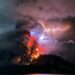 Alerta máxima en Indonesia por la erupción del volcán monte Ruang que amenaza con provocar un tsunami