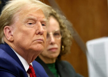 Tribunal considerará si Trump violó orden de silencio; juicio por dinero secreto avanza al segundo día