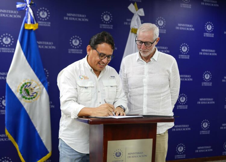 Ministerio de Educación y la Dirección de Integración buscan desarrollo social en estudiantes del sector público