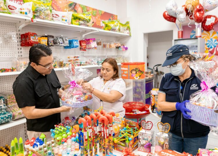 Defensoría realiza supervisión de precios y promociones para el día de la madre en el Santa Ana