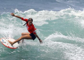 Duro inicio para los locales en el ISA World Junior Surfing Championship 2024