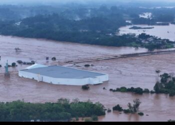 (VIDEOS) Al menos 56 muertos, 67 desaparecidos y una devastación total por los temporales en el sur de Brasil