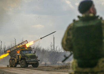 Rusia anuncia avances en su ofensiva terrestre en Ucrania