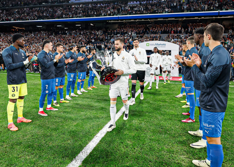 Real Madrid golea a Alavés como campeón de LaLiga