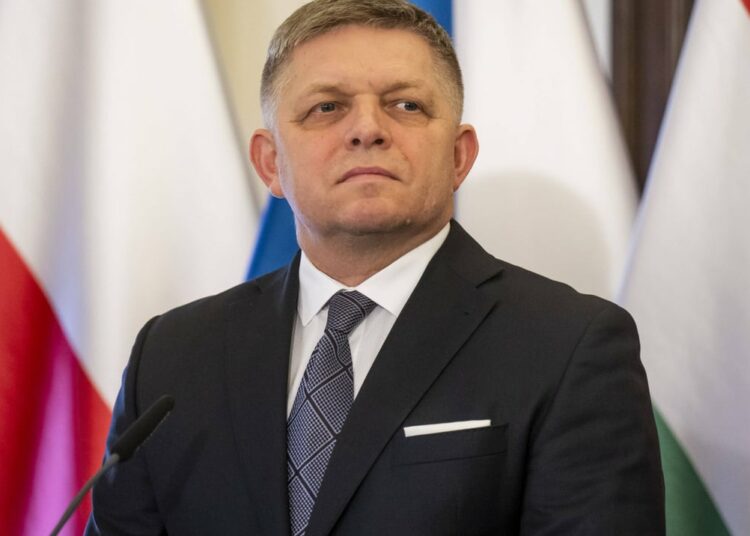 Primer ministro de Eslovaquia herido en tiroteo y se encuentra en estado crítico