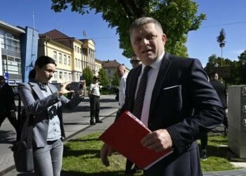 El primer ministro eslovaco «está estable, pero muy grave», informó el hospital