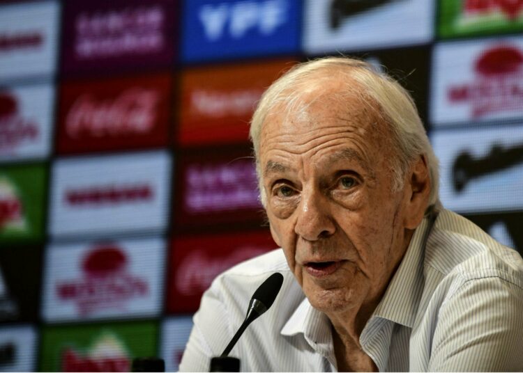 Murió el ex técnico argentino César Luis Menotti