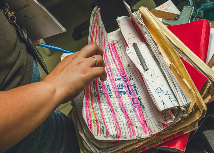 Capturan a exjugador de la Selecta y cinco sujetos más acusados de estafar con paquetes turísticos