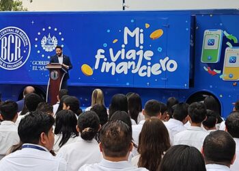 BCR lanza proyecto para instruir a estudiantes sobre educación financiera
