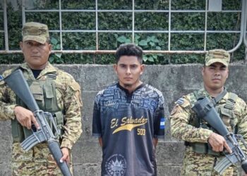 Arrestan a pandillero que poseía en su celular imágenes y videos alusivos a las maras