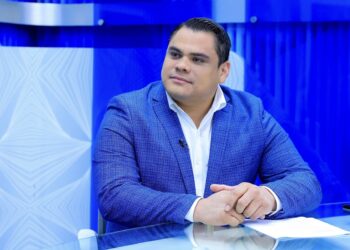 Caleb Navarro asegura que con reducción de comisiones se mejorará el trabajo legislativo