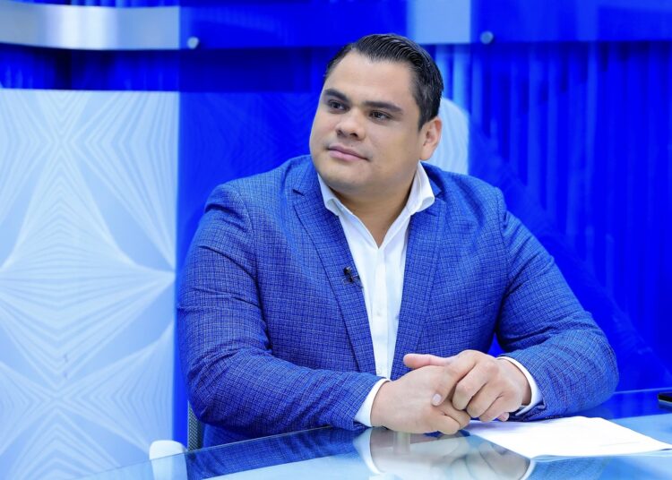 Caleb Navarro asegura que con reducción de comisiones se mejorará el trabajo legislativo