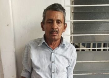 Sujeto ebrio lesionó con navaja en el cuello a motorista por negarle el viaje