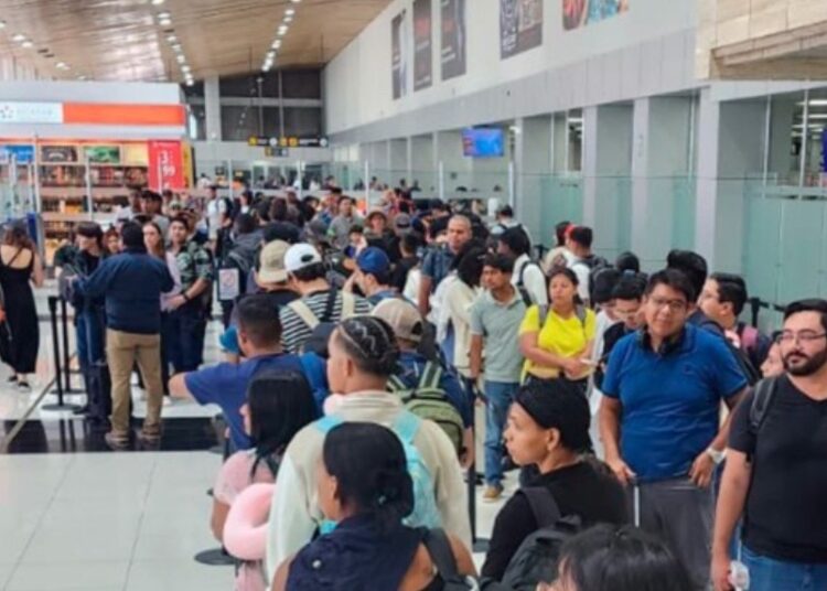 ALTO FLUJO DE PASAJEROS EN AEROPUERTO INTERNACIONAL; SALVADOREÑOS ACUDEN AL PAÍS ANTE INVESTIDURA DE NAYIB BUKELE