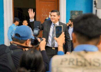 Alcalde José Urbina confirma recarpeteo y plan de bacheo en calles de San Salvador Oeste