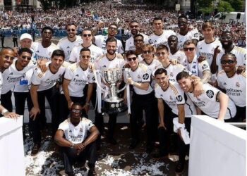 Real Madrid celebra su título 36 de la Liga de España y piensa en la 15 de la Liga de Campeones