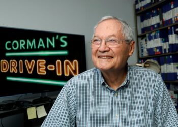 Fallece Roger Corman el legendario rey del cine B
