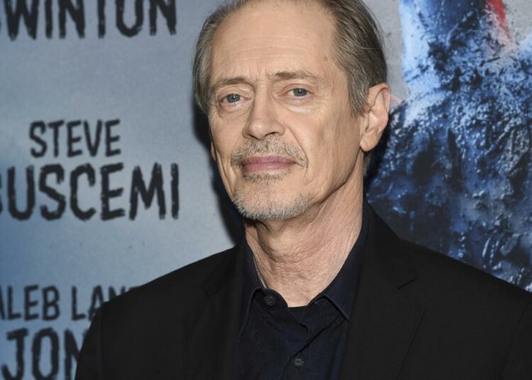 Steve Buscemi aseguró que se encuentra bien tras haber sido atacado en Nueva York