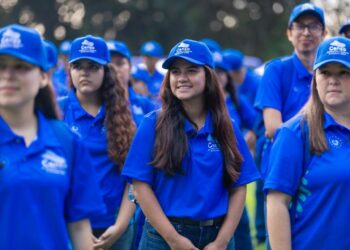 Salvadoreños abren sus hogares para participar del censo de población y vivienda