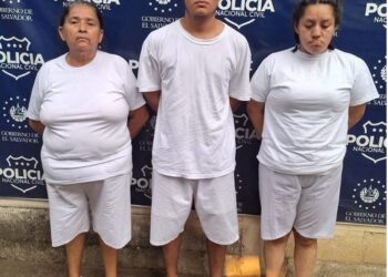 Cárcel para tres personas que lanzaron a un bebé en una fosa séptica de Izalco, Sonsonate