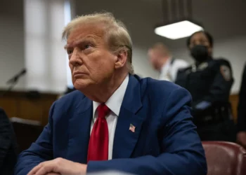 Juez volvió a multar a Donald Trump y le advirtió que si vuelve a cometer desacato podría ir a la cárcel