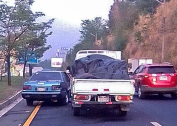 Registran dos accidentes en carretera de Oro, a la altura de Apopa