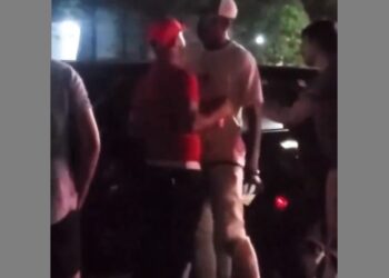 VIDEO / Captan a supuesto jugador del FAS en pleito callejero