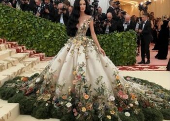 Katy Perry es elegida como una de las mejor vestidas en una gala… a la que no asistió