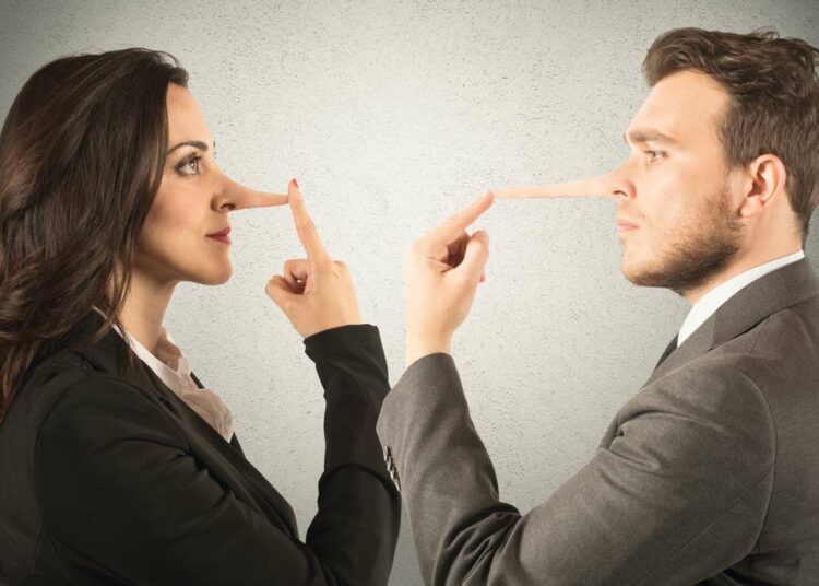 Cómo detectar a un mentiroso, según un profesor de psicología