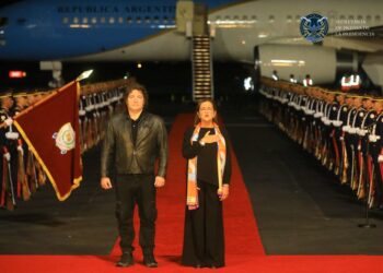 Presidente argentino Javier Milei arribó a El Salvador para participar en la ceremonia de investidura del presidente Nayib Bukele
