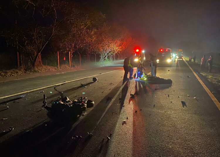Accidente de tránsito cobra la vida de dos socorristas de Cruz Roja Salvadoreña