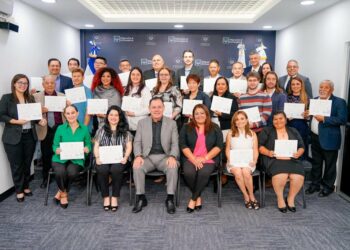 Migración ha tramitado 36,675 residencias temporales y definitivas a extranjeros