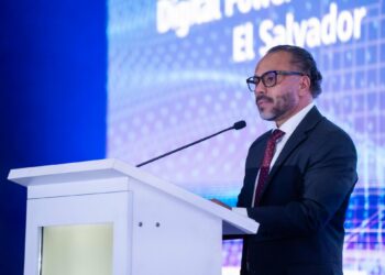 Ernesto Castro destaca que el país debe tomar el camino de la innovación