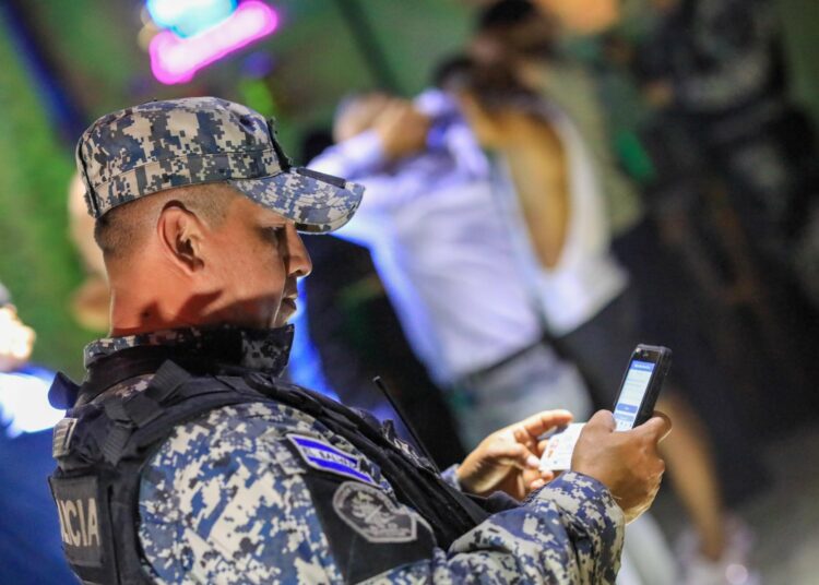 PNC busca delincuente en centros de tolerancia de San Salvador