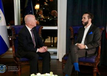 Secretario de Seguridad Nacional de EE.UU., Mayorkas, reitera compromiso de su país para apoyar la prosperidad de El Salvador