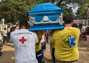 Sepultan a guardavidas de Cruz Roja que este sábado fallecieron en un accidente de tránsito