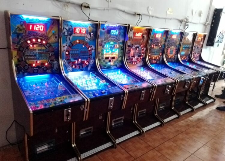 Capturan a sujeto que se dedicaban a robar las maquinas tragamonedas