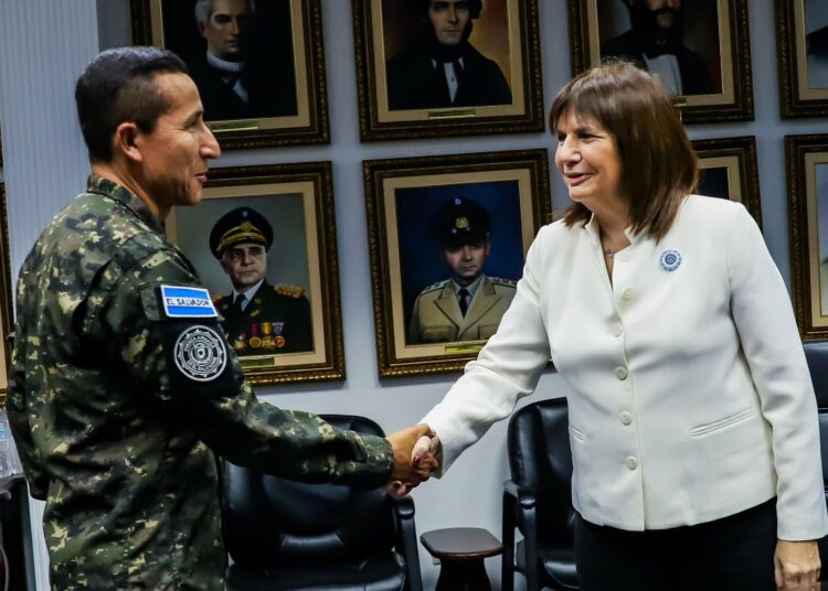 Patricia Bullrich afina detalles en estrategias de seguridad que serán implementadas en Argentina