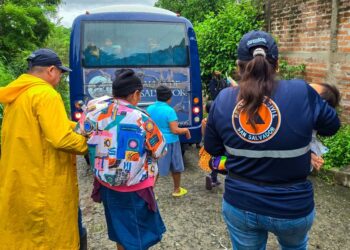 Trece de 63 albergues municipales están en uso en San Salvador Centro