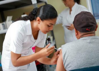 Red nacional hospitalaria cuenta con vacuna contra la influenza
