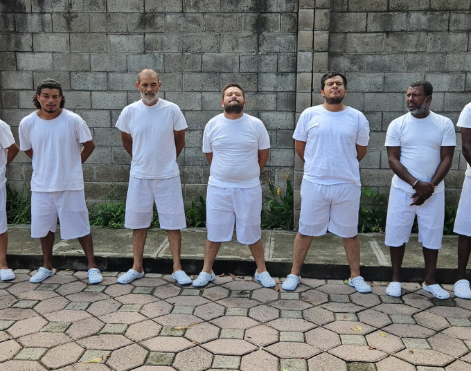 FGR presenta requerimiento contra extranjeros capturados con droga