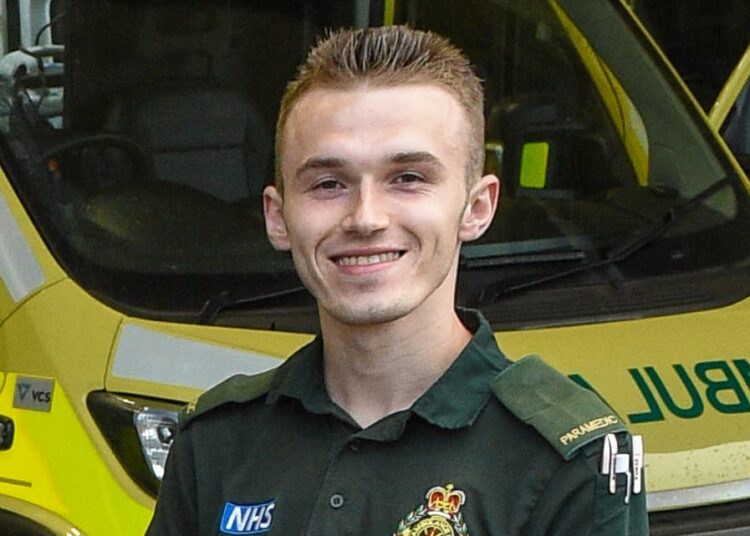 Muere misteriosamente la estrella de televisión Daniel Duffield; lo encontraron al lado del cuerpo de su novia