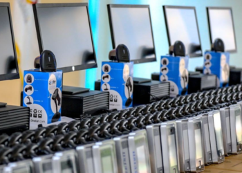 Gobierno equipa con tecnología de punta a Correos de El Salvador