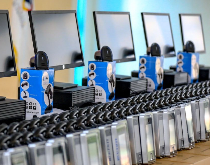 Gobierno equipa con tecnología de punta a Correos de El Salvador